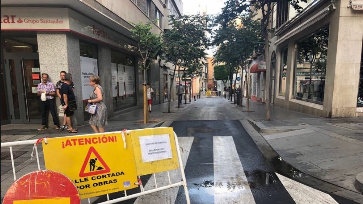 Imagen de la calle cortada en el centro de la capital