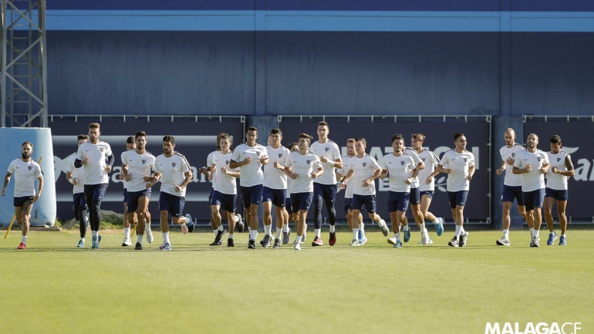 La plantilla del Málaga en plena puesta a punto.