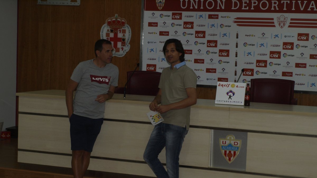 Esteban Navarro e Ibán Andrés en rueda de prensa.