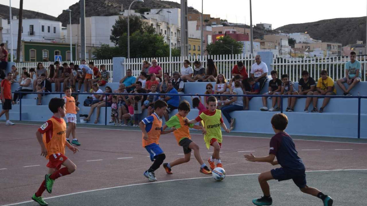 Fiesta del fútbol para todas las edades.