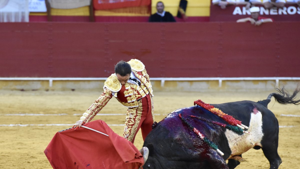Enrique Ponce demostró una vez por qué se le considra un maestro no sólo por su oficio y su entrega.