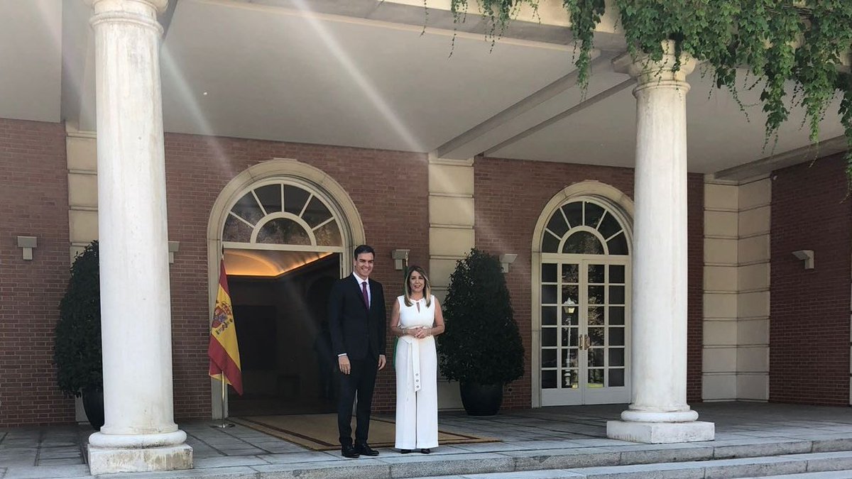 Sánchez y Díaz antes de su reunión.