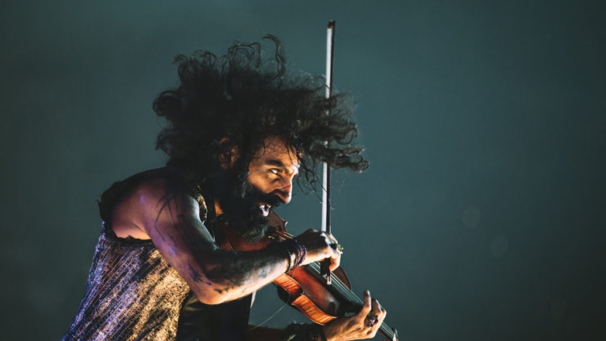 Ara Malikian ofrecerá su espectáculo este viernes en la Plaza de Toros de Almería.