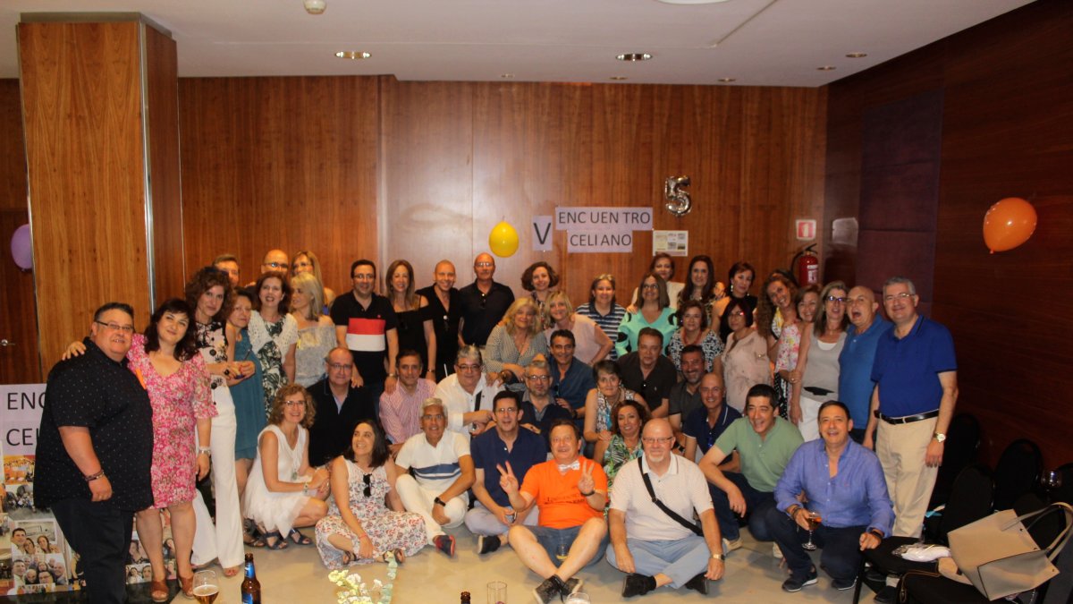 Alumnos de la promoción de 1977/81 del IES Celia Viñas