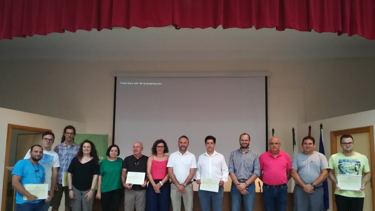 Alumnos de la Escuela del Mármol de Fines.