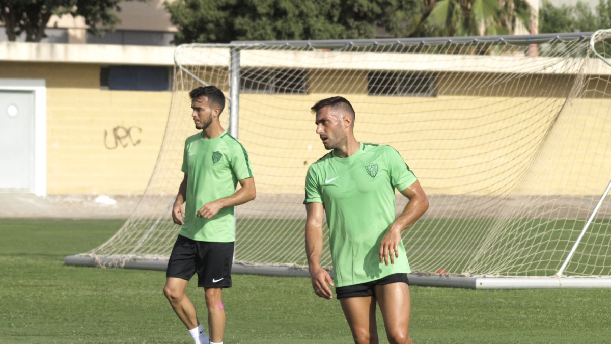 Trujillo y Callejón en el campo de la Vega.