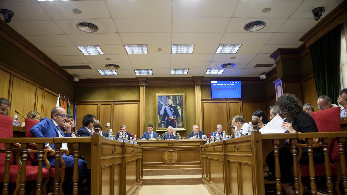 Los diputados provinciales, durante la celebración del pleno ordinario.