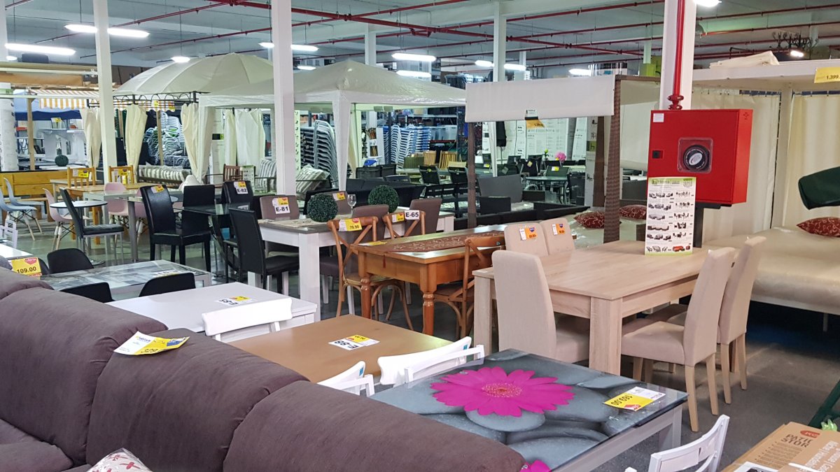 Una mirada panorámica permite comprobar el gran surtido de productos con los que cuenta el establecimiento.