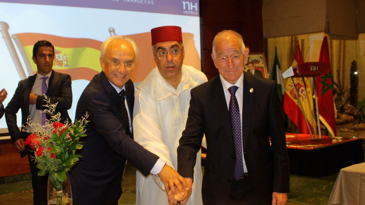 El subdelegado del Gobierno, el cónsul general de Marruecos en Almería y el presidente de la Diputación.