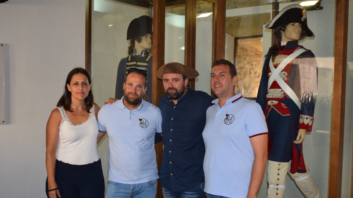 Presentación del \'Desembarco Pirata\' en el Castillo de Guardias Viejas.