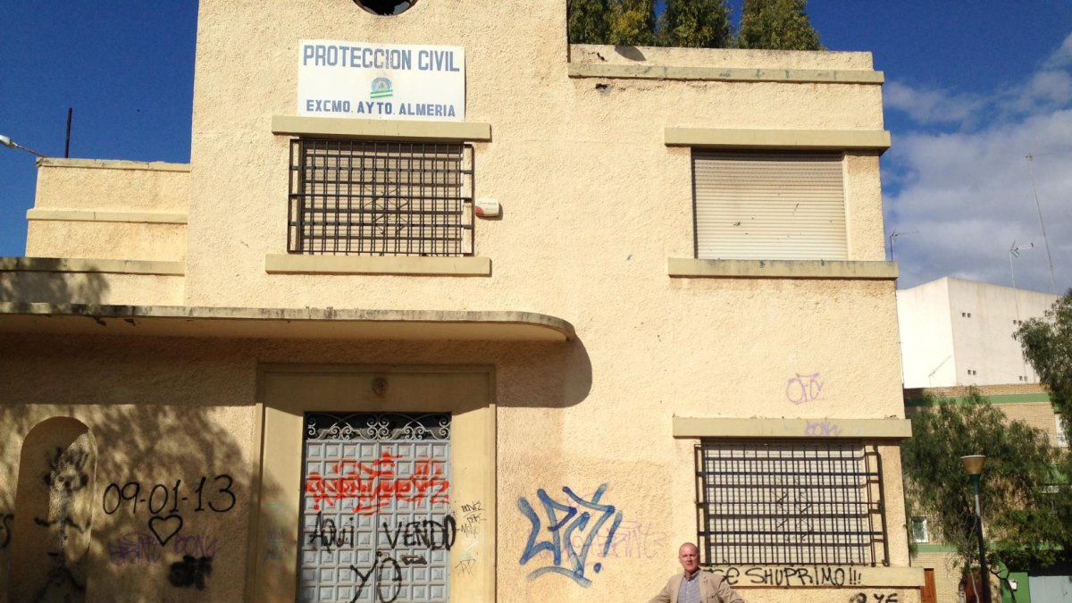 Fachada del antiguo edificio de Protección Civil donde se hará el centro social.