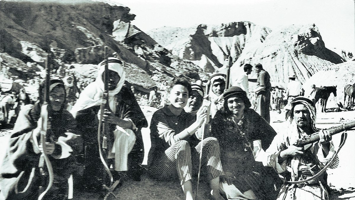 Carmen Vértiz, una de las mujeres más bellas de la Almería de los 60, en un descanso de Lawrence de Arabia.