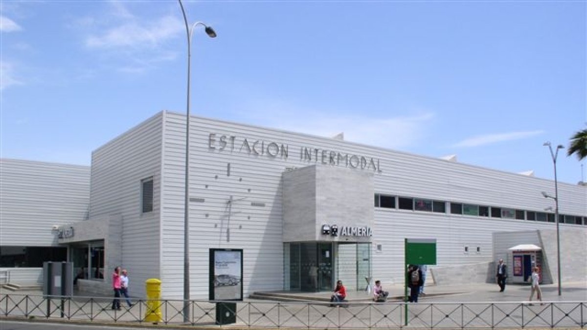 Exterior de la estación intermodal de Almería