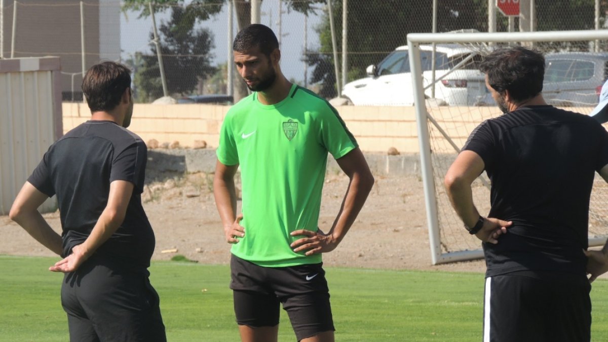 Joaquín habla con Fran.