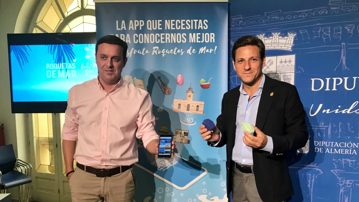 García y Carmona presentaron la app en Diputación. F.C.