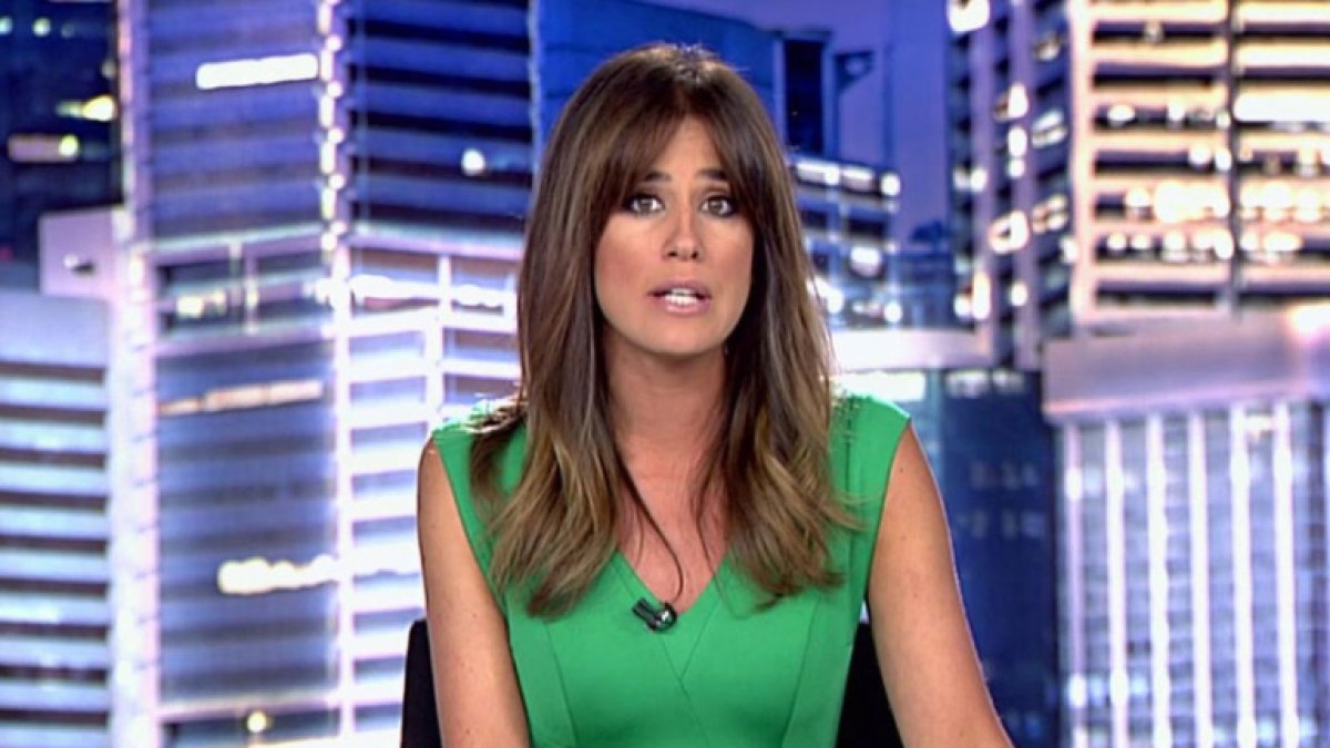 La almeriense Isabel Jiménez, presentadora de Informativo 21h en Telecinco (Foto: Mediaset)