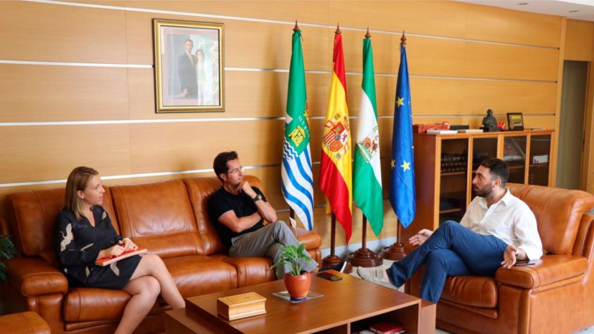 El presidente del CD El Ejido en su visita al ayuntamiento.