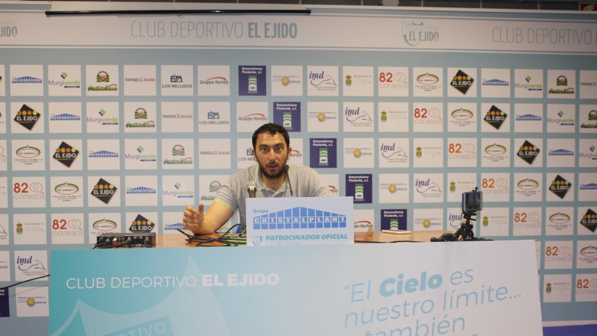 Pierre Mevy sube el listón celeste..