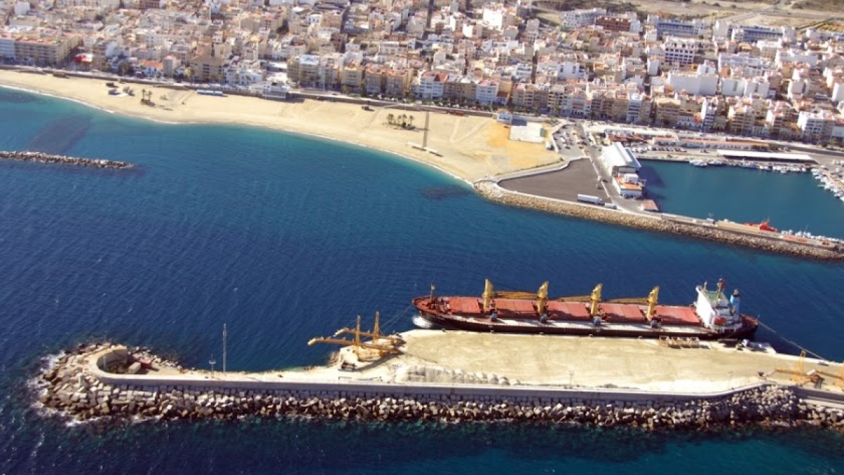 Puerto comerical de Garrucha, de gran importancia en Andalucía.