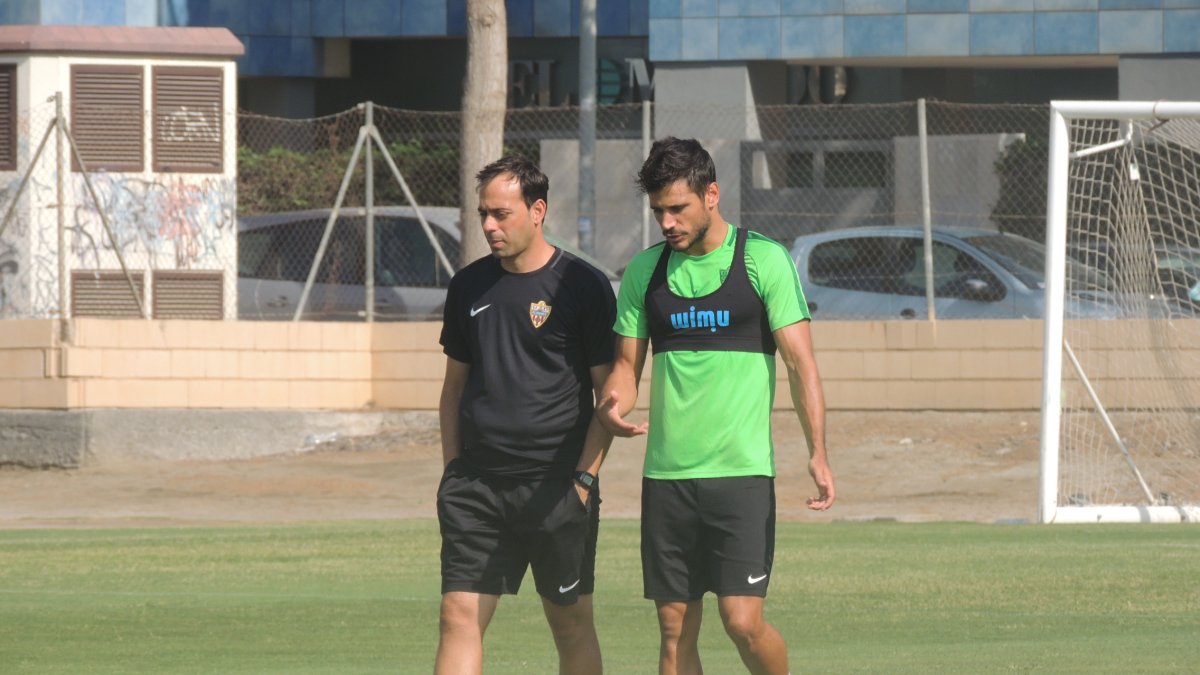 Fran hablando con Romera.