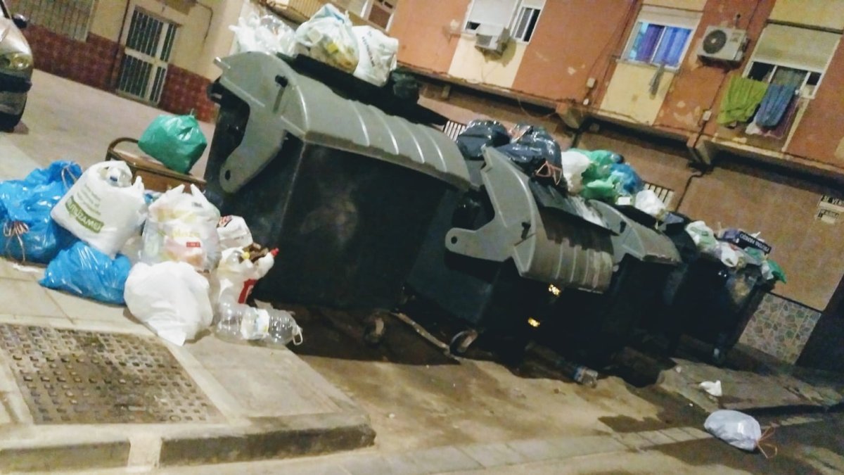 Ciudadanos y autoridades critican la falta de civismo.