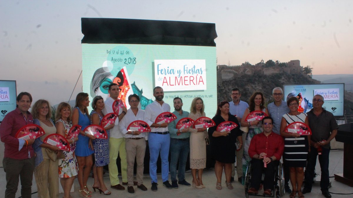 La Corporación Municipal de Almería con el alcalde a la cabeza.