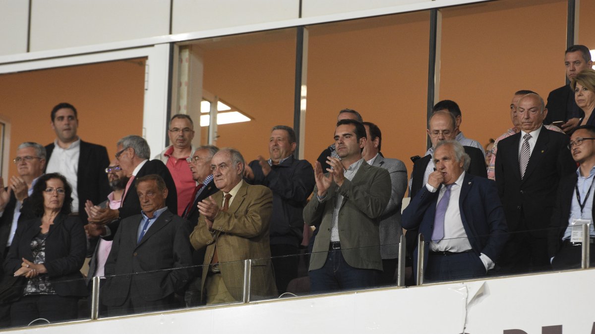 Ellos mandan, pero no en el fútbol.