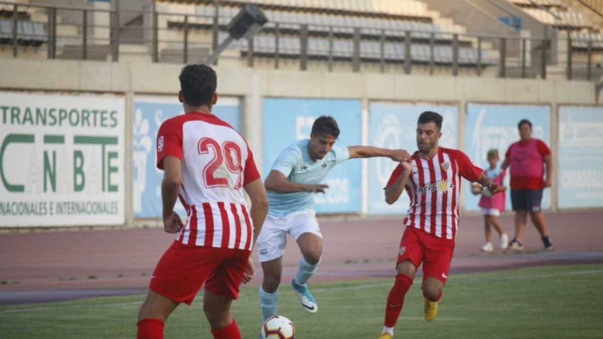 Emilio Cubo en el partido frente al Almería.