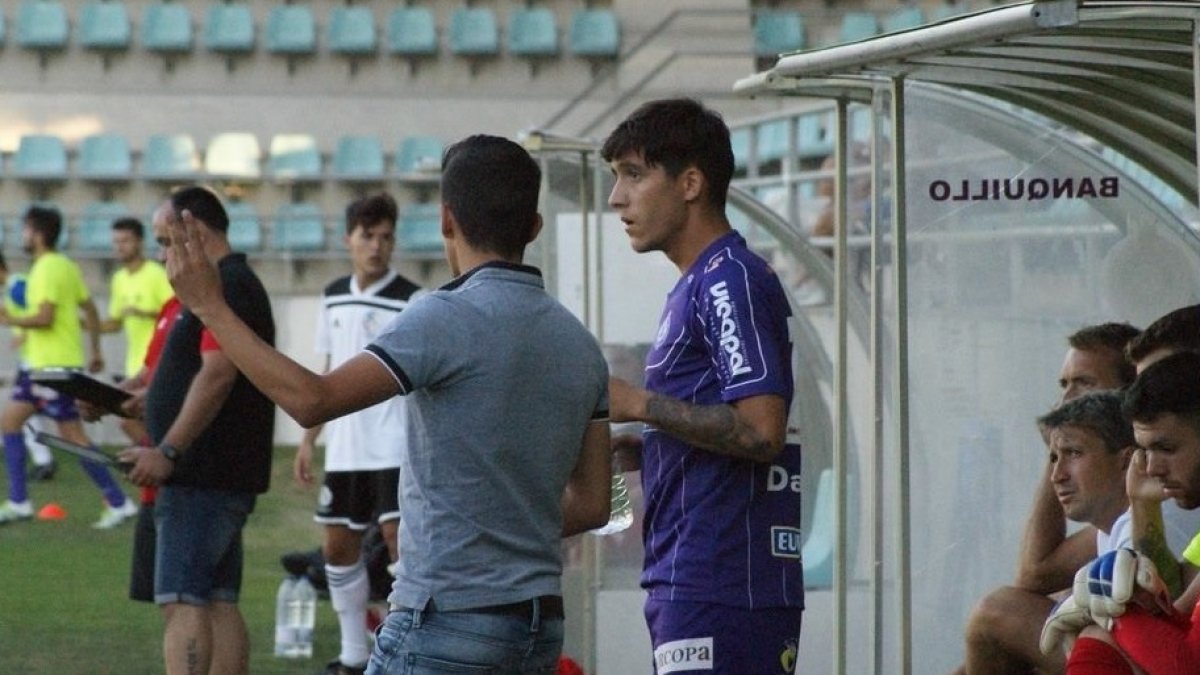 José Garre ya defiende la camiseta del Cristo Atlético.