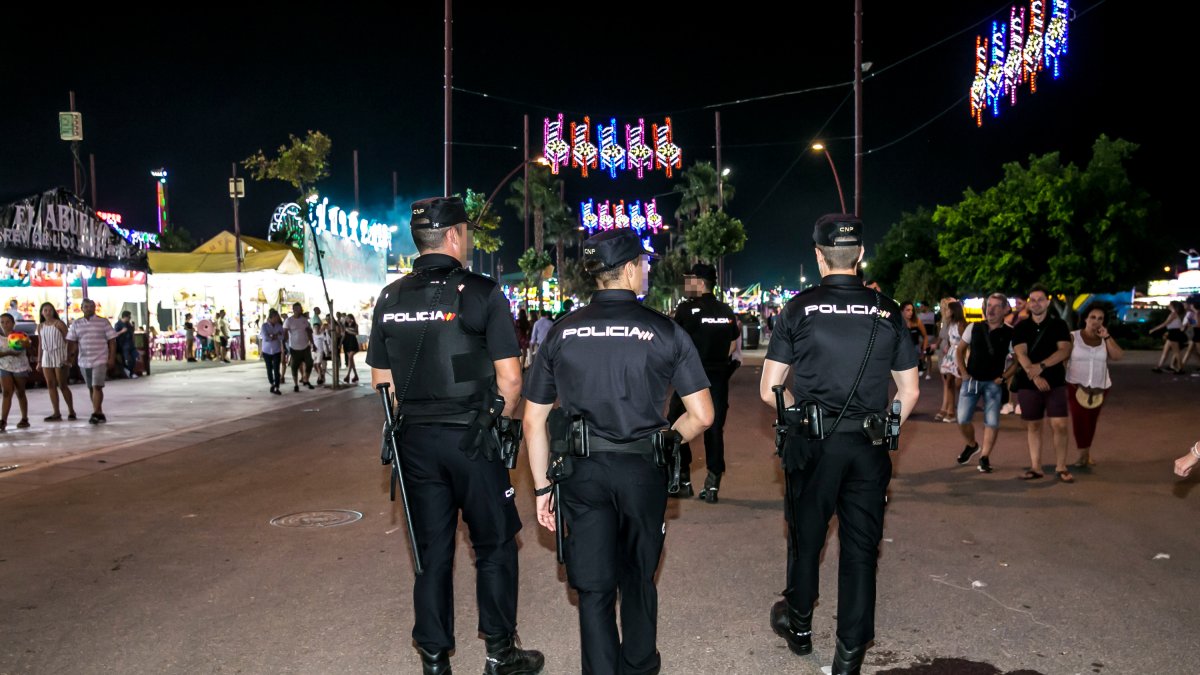 La Policía Nacional, velando por la seguridad en el Recinto Ferial en una imagen de archivo.