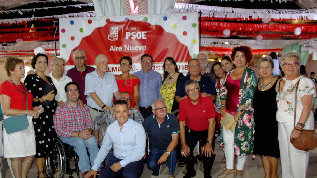 La Agrupación Municipal del PSOE con Fernando Martínez a la cabeza.