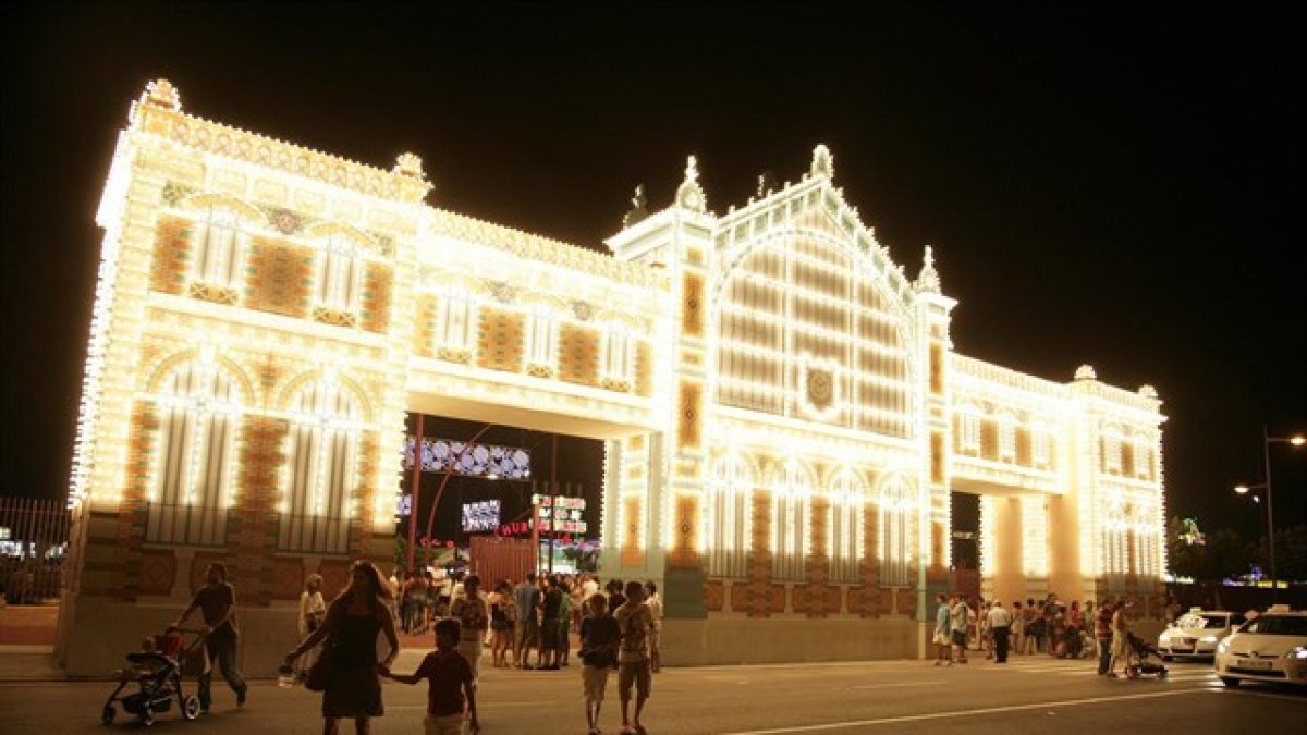 Puerta de entrada al Recinto Ferial de Almería.