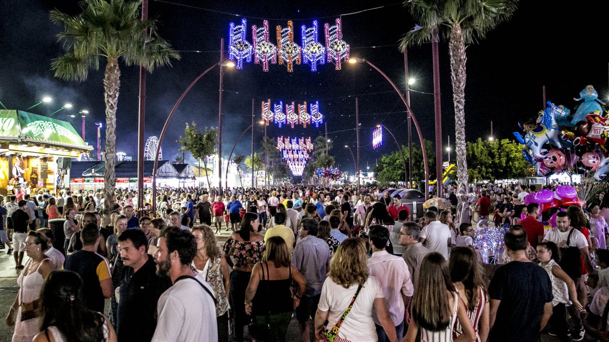 Ambiente familiar en la última noche de Feria.