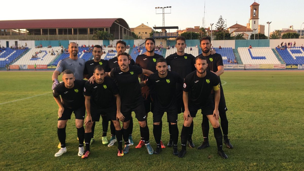 El once del CD El Ejido en Melilla.