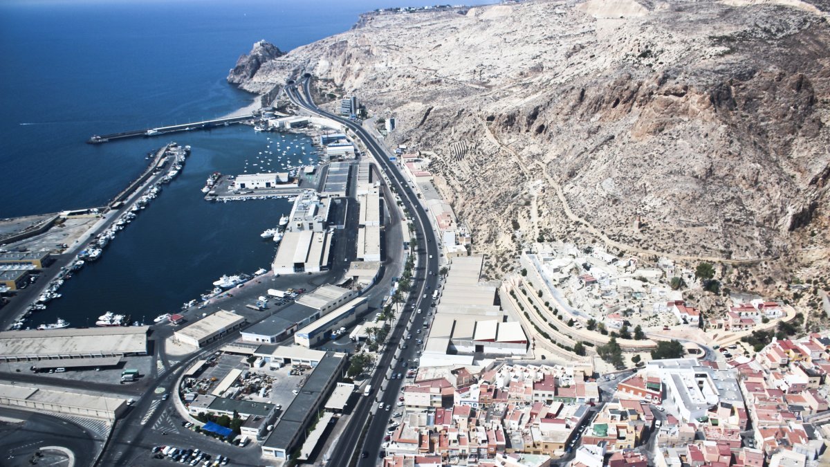 El tramo de autovía A7 de Almería a Aguadulce tendrá tercer carril por saturación del tráfico.