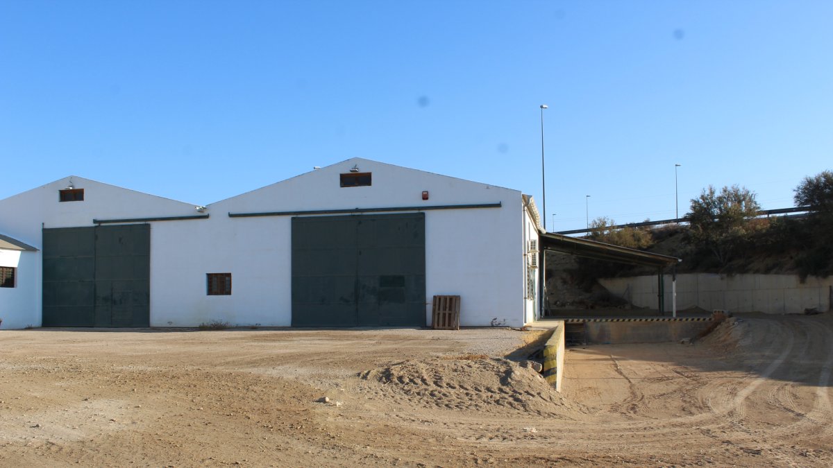 La finca se encuentra en la calle Salmerón, 82.