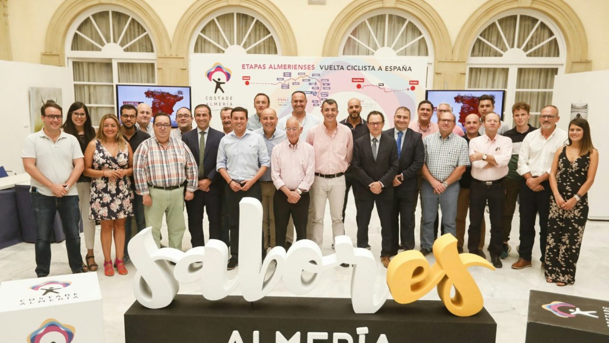 Puesta de largo de la carrera en la Diputación.