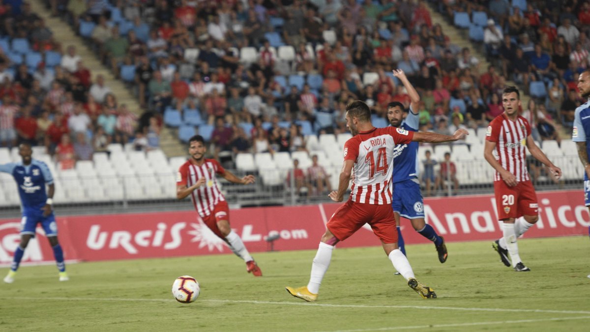 La puesta en escena del Almería ha cambiado.