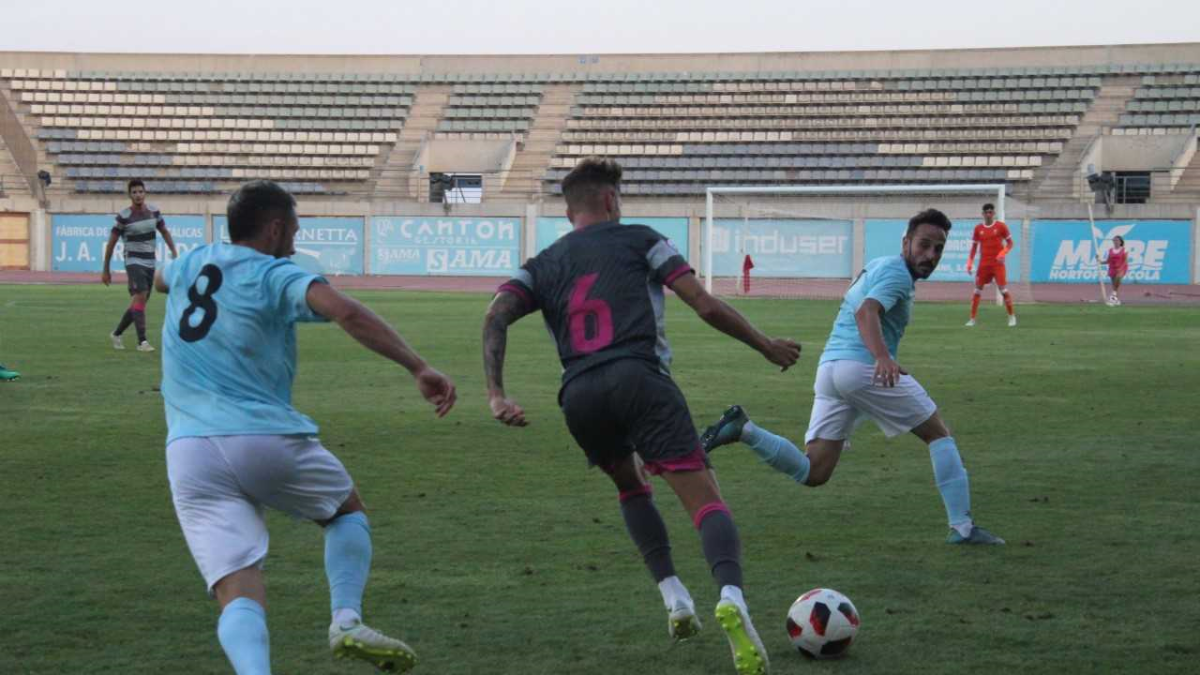Los jugadores celestes, preparados para el estreno.