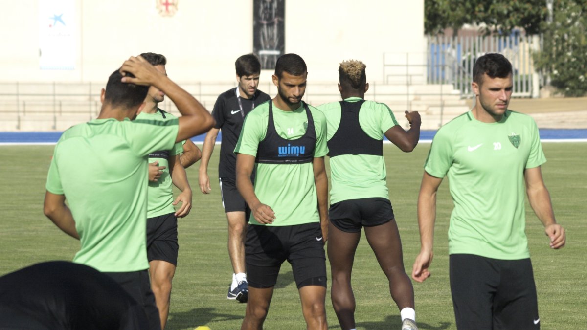 Joaquín sigue vistiendo la camiseta del Almería.
