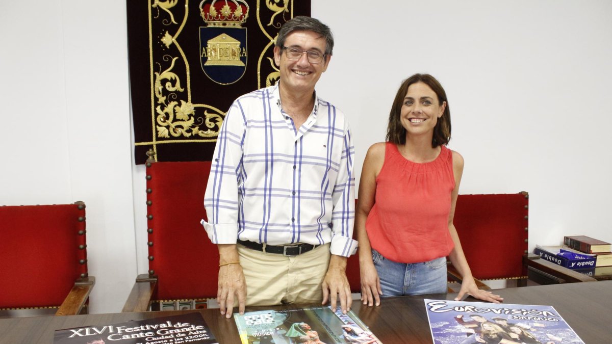 Manuel Cortés y Elisa Fernández durante la presentación de los festivales.