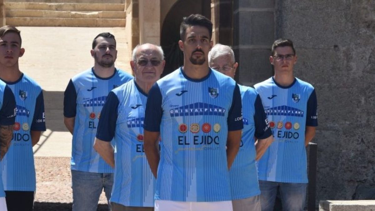 Los celestes salen a escena.