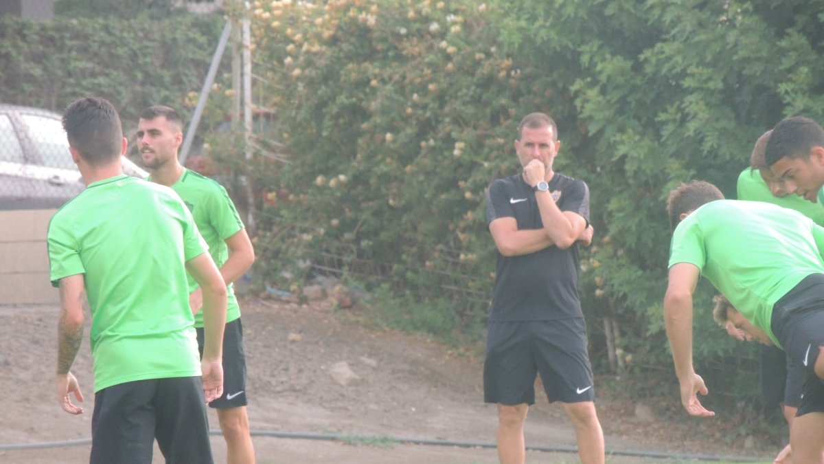 Esteban Navarro, en el campo de la Vega, este lunes.