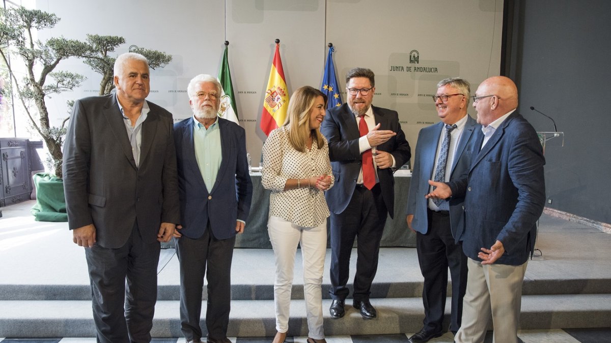 El acto estuvo presidido por la presidenta Susana Díaz y contó con las organizaciones representativas del sector.