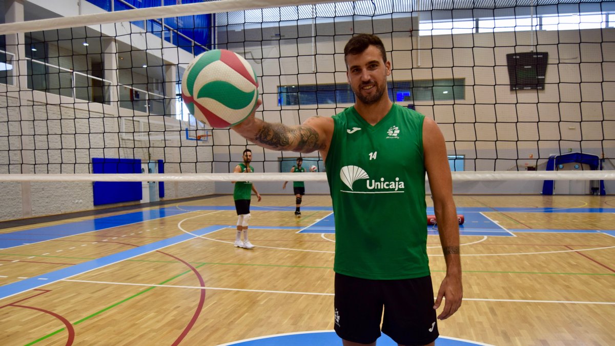 Borja Ruiz en la pista del Pabellón Moisés Ruiz.
