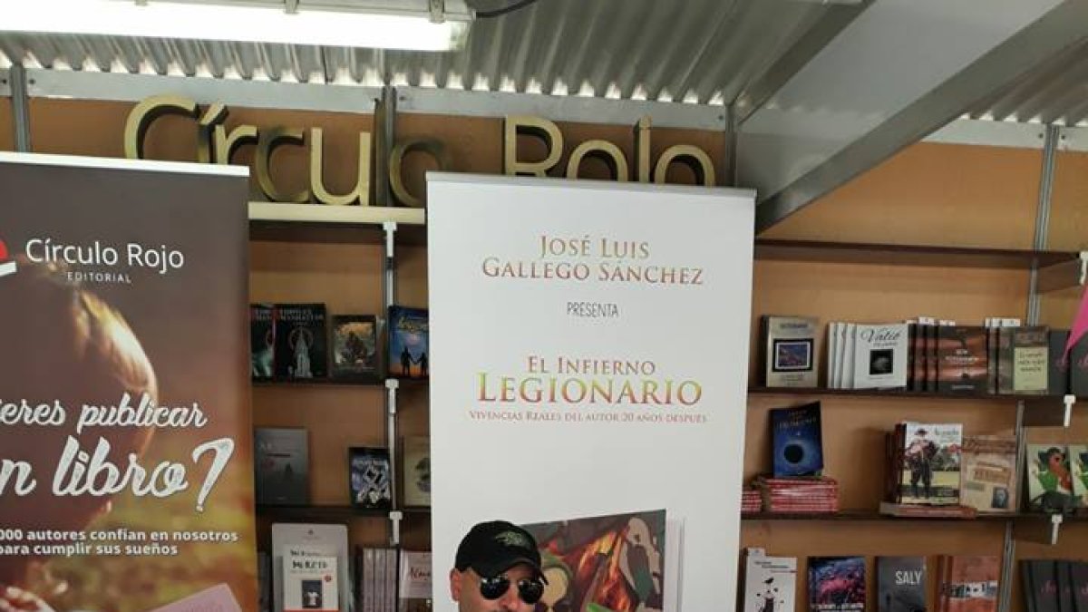 Imagen de promoción del libro difundada por el sospechoso en Almería