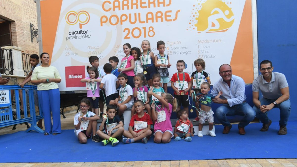 El podio con los ganadores.