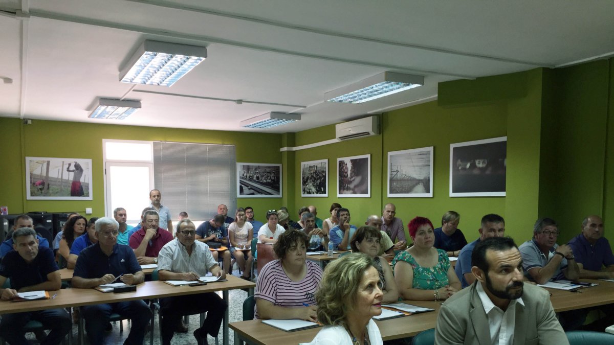 La organización COAG organiza jornadas para concienciar sobre la importancia de contratar seguros agrarios.
