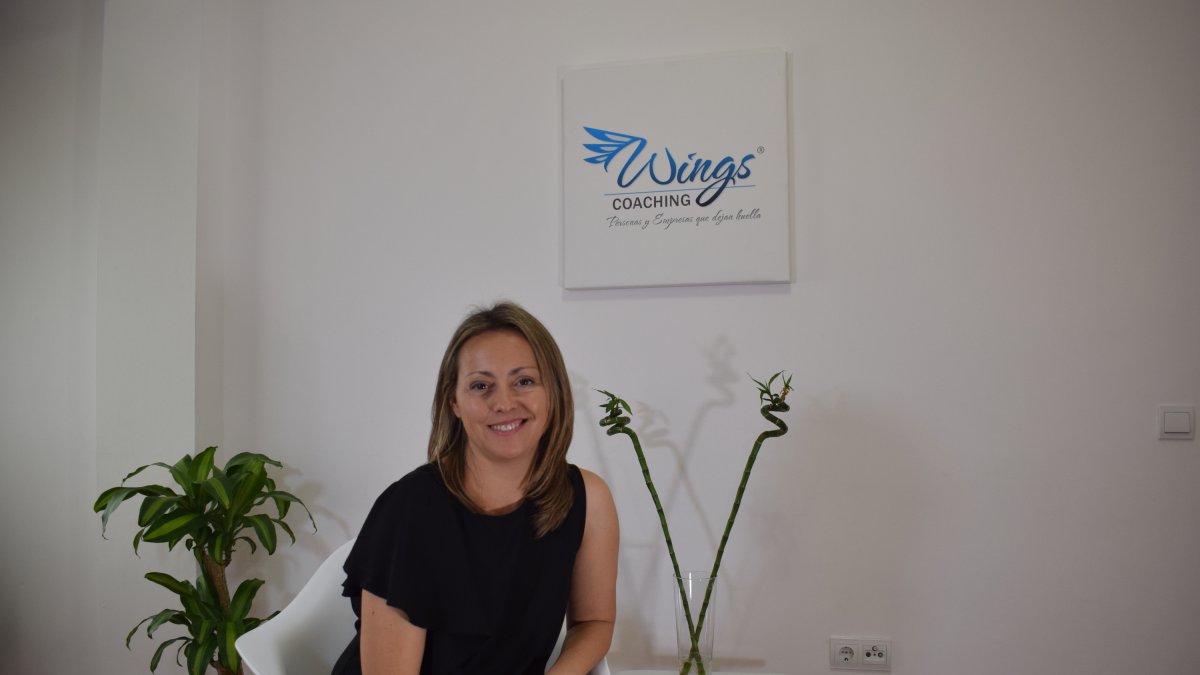 Silvia García posa para el fotógrafo antes de realizar la entrevista.