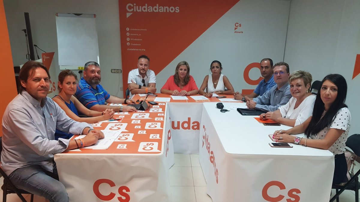La directiva provincial de Cs, reunida para abordar la estrategia del nuevo curso político.
